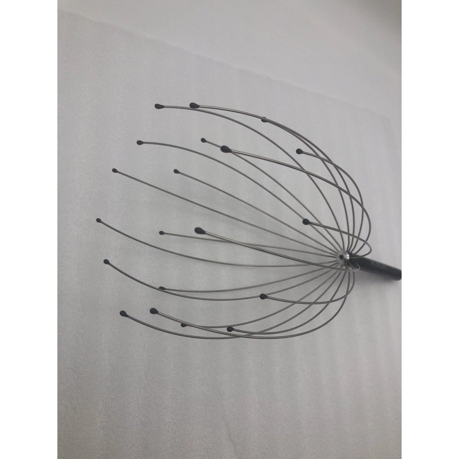 Scalp Massager Head Massager Scratcher Tingler w/20 Fingers Hair Silver/Black