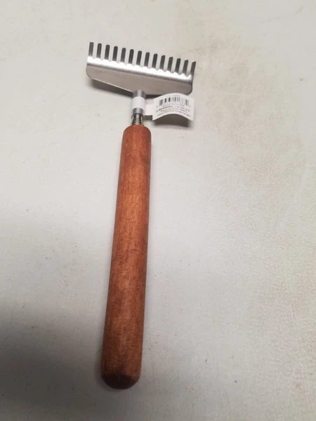 Diamond Visions Extenable Wood Handle Back Scratcher (D)