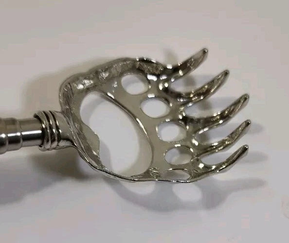 Bear Claw Extendable Telescopic Back Scratcher/ Massager (random color shipped)