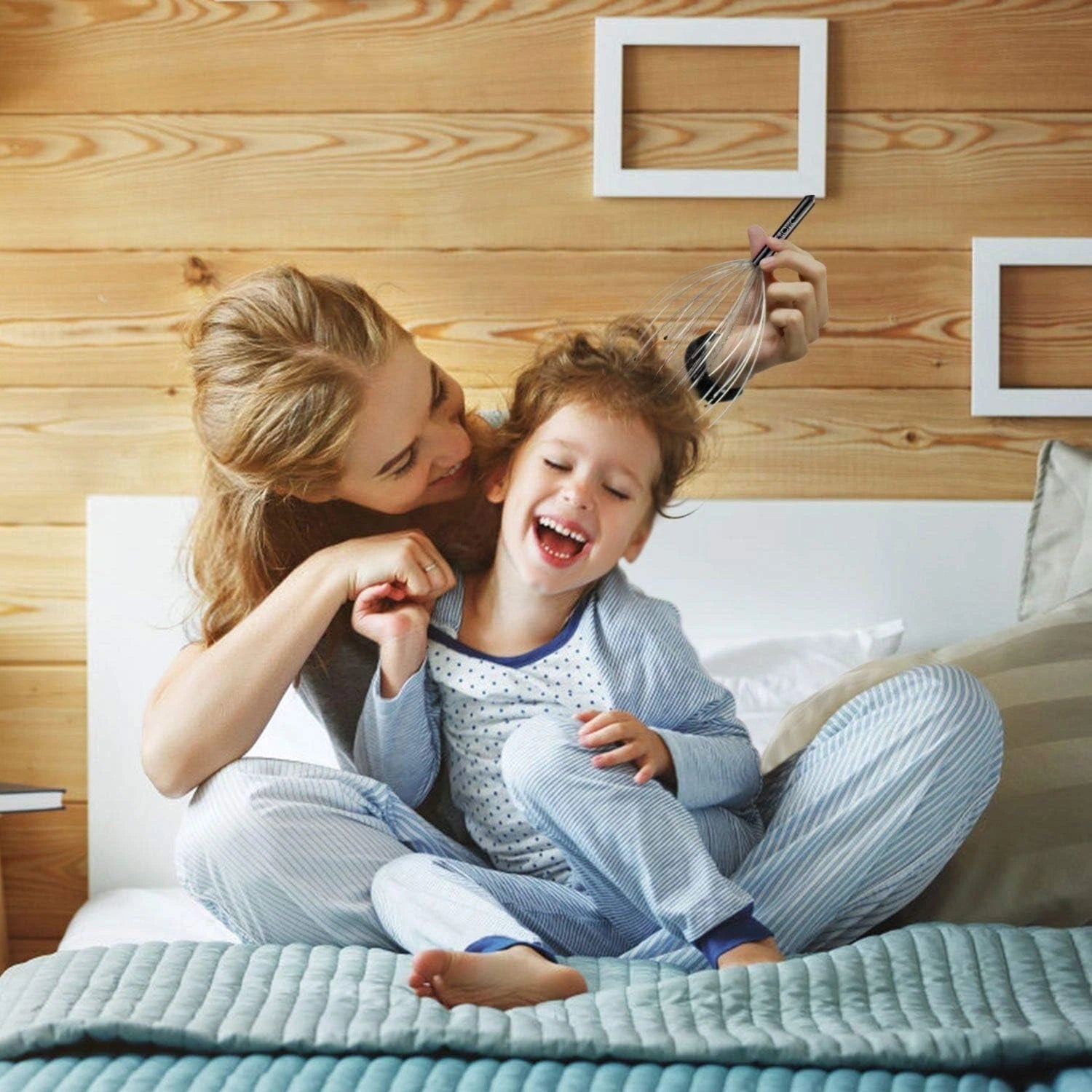 Head Massager Scratcher Tingler with 20 Fingers for Hair Scalp Deep Relaxation..