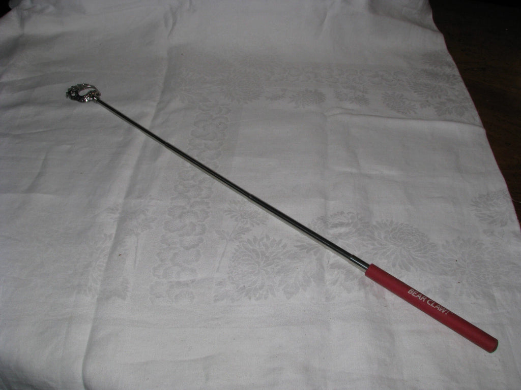 Red & Silver Bear Claw Back Scratcher 8-1/2" To 23"