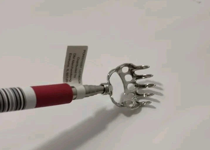 Bear Claw Extendable Telescopic Back Scratcher/ Massager (random color shipped)